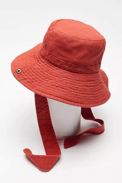 hat with strings on the sides